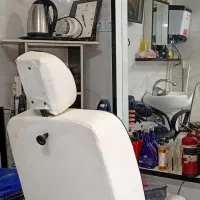 یک عدد صندلی ارایشکاهی بفروش می‌رسد قیمت مناسب