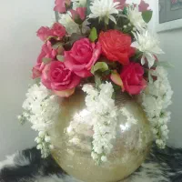 گل و گلدان