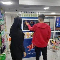 فروشنده فروشگاه