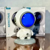 اسپیکر همراه طرح آدم فضایی