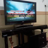 تلویزیون ومیز تلویزیون