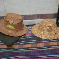 کلاه|لباس|نجفآباد, قلعه سفید|دیوار