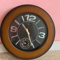 فروش فوری یکعدد ساعت دیواری