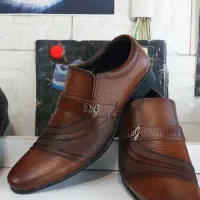 کفش برمودا|کیف، کفش، کمربند|اصفهان, شاهد|دیوار