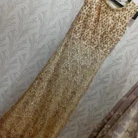 لباس مجلسی|لباس|تربت‌حیدریه, آغوی|دیوار