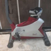 دوچرخه ثابت ورزشی