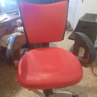 صندلی کامپیوتر جکدار و میز مدیریت