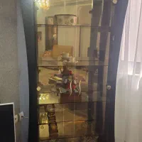 کمد شیشه ای ویترین