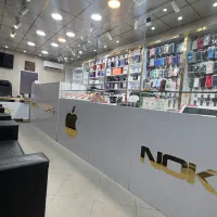 ویترین و دکور موبایل فروشی