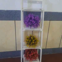 شلف قابل شست وشو همراه گل ها