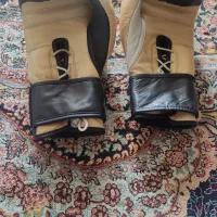 دستکش لباس و تجهیزات کیک بوکس