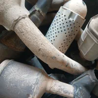 انواع کاتالیزور و خاک کاتالیزور بنزینی و دیزلی|قطعات یدکی و لوازم جانبی|تهران, مینای جنوبی|دیوار