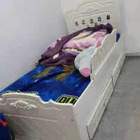تخت و کمد بچه