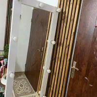 آینه قدی لامپ دار