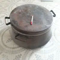 دیگ مسی بزرگ قدیمی دست ساز و با استحکام