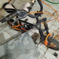 دوچرخه|دوچرخه، اسکیت، اسکوتر|قم, قلعه یزدیها|دیوار