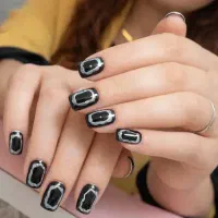 خدمات تخصصی کاشت و طراحی ناخن زیباشهر