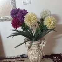 گلدون و گل مصنوعی  تزئینی تمیز و سالم