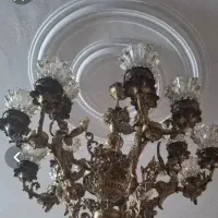 یک عدد لوستر برنجی ۶ شاخه اصل