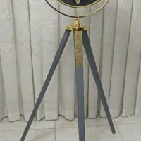 ساعت ایستاده سه پایه