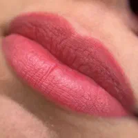 تعدادی مدل برای انجام شیدینگ لب و ابرو نیازمندیم