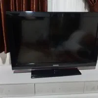 تلویزیون 40اینچ سامسونگ به همراه میز تی وی سفید