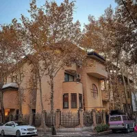 ویلایی دوطبقه ، کاج
