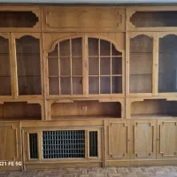 دکور کمد چوبی سالم  قفل ها و شیشه  سالم