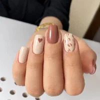خدمات و آموزش ناخن با مدرک فنی حرفه ای
