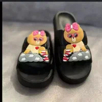 دمپایی|کیف، کفش، کمربند|بومهن, |دیوار