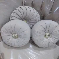 سه عدد کوسن گرد