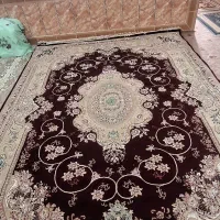 فروش یک  عدد فرش نو و یک عدد دست دوم