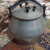 زودپز ده لیتری بزرگه نونو فقط خاک کرفته
