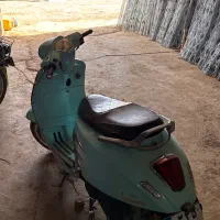موتور سیکلت وسپا همتازrs