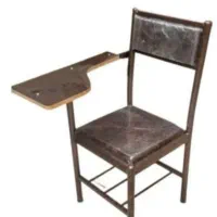 ۲۴ عدد صندلی دانش اموزی و ۴ عدد میز پلاستیکی جداشو