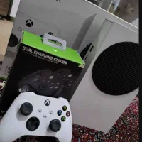 xbox series s در حد با گیم پس و پایه شارژر