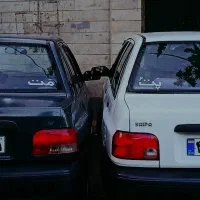 دو عدد پراید ۸۳ و ۸۲