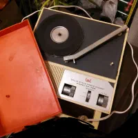 گرام فیلیپس آنتیک آلمانی و گرامافون ژاپنی|کلکسیون اشیاء عتیقه|تهران, خواجه نظام الملک|دیوار