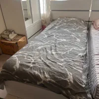 سرویس تخت وکمدودراوروکتابخانه ومیزتحریر