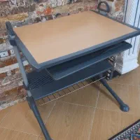 یک عدد میز کار