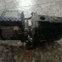 پمپ اب یک اسب