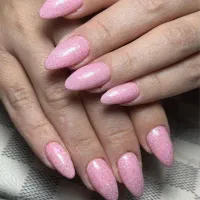 خدمات تخصصی ناخن و مژه