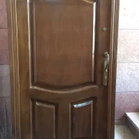 درب چوبی ورودی واحد آپارتمان