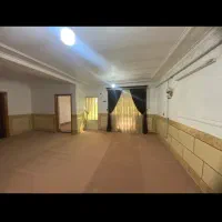 ویلایی دو طبقه اجرنما طبقه بالا ماشین رو