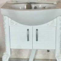 میز و اینه روشویی