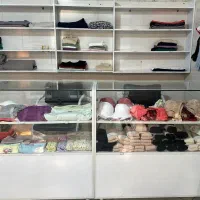 ویترین پیشخوان، قفسه