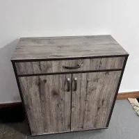 جاکفشی و درختچه