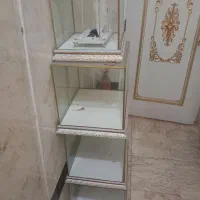 باکس شیشه‌ای  گل و بله برون