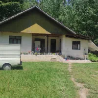ویلای قابل سکونت بر آسفالت نزدیک شهر