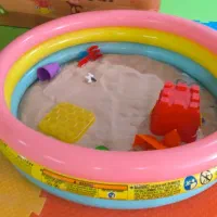 استخر بادی و شن و ماسه بازی